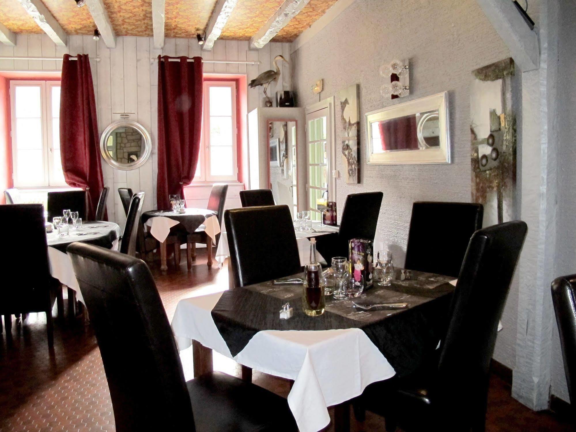 Hôtel Deshors-Foujanet Chamboulive Buitenkant foto