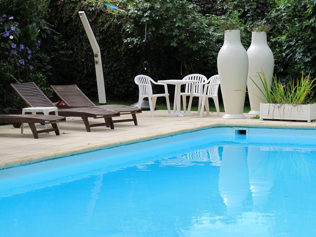 Hôtel Deshors-Foujanet Chamboulive Buitenkant foto