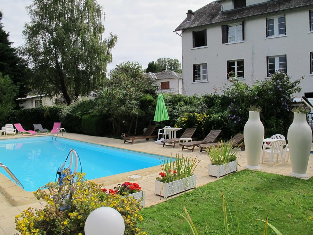 Hôtel Deshors-Foujanet Chamboulive Buitenkant foto
